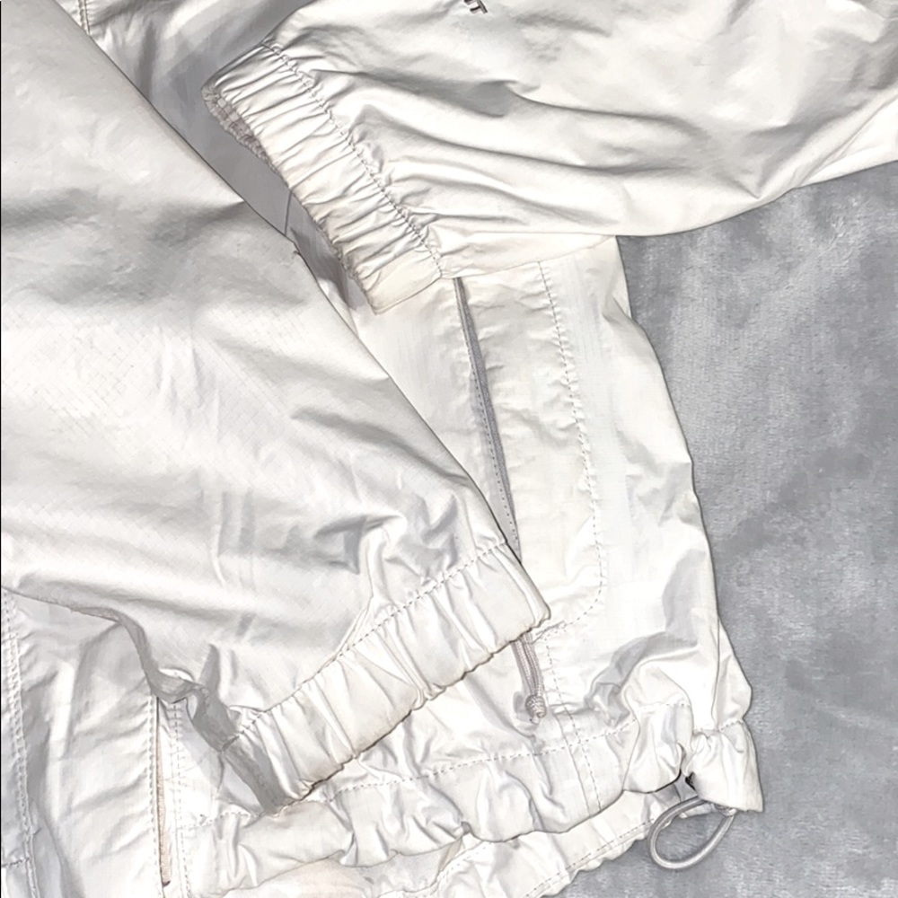 White NorthFace Jacket - Picture 3 of 3